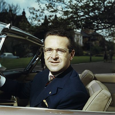 Hazy Osterwald ca. 1961; Urheber: "Comet Photo" ("Comet Photo AG", Z�rich) Dieses Bild stammt aus der Sammlung (Bildarchiv)  der ETH-Bibliothek und wurde auf Wikimedia Commons im Rahmen einer Kooperation mit Wikimedia CH ver�ffentlicht; Quelle: www.e-pics.ethz.ch; Urheber: Comet Photo AG (Com_C10-229-013.tif); Lizenz: CC BY-SA 4.0