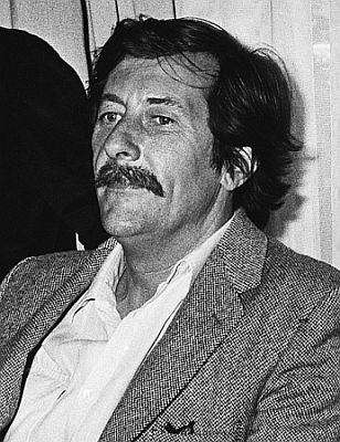 Jean Rochefort im Mai 1979; Rechteinhaber: Nationaal Archief (Den Haag, Rijksfotoarchief; Bestandsnummer: 930-2697); Urheber/Fotograf: Hans van Dijk / Anefo); Auschnitt des Originalfotos; Quelle: Wikimedia Commons; Lizenz: CC0 1.0 (Verzicht auf das Copyright)