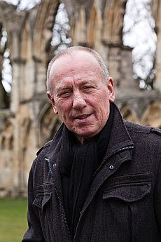 ChristopherTimothy 2012 anlsslich der "York Mystery Plays"; Urheber:Flickr-Mitglied alh1; Lizenz: CC BY 2.0; Quelle: Wikimedia Commons vonwww.flickr.com