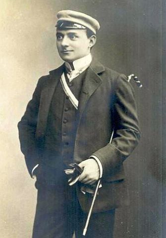 Harry Walden 1912 in der Rolle des Studenten Prinz Karl Heinrich in dem Schauspiel "Alt-Heidelberg" von Wilhelm Meyer-Frster; Quelle: Wikimedia Commons; Urheber: Unbekannt