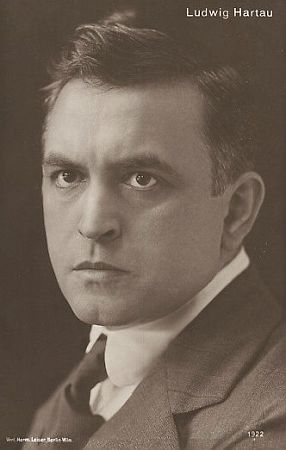 Ludwig Hartau etwa 1908, fotografiert von Wilhelm Willinger (1879–1943); Quelle: Wikimedia Commons; Lizenz: gemeinfrei
