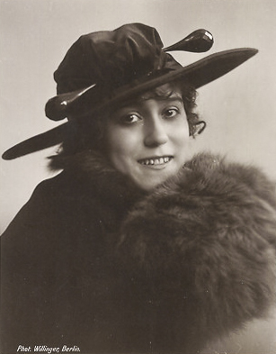 Leontine Kühnberg fotografiert von Wilhelm Willinger (1879 – 1943); Quelle: Wikipedia