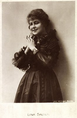Lina Salten fotografiert von Wilhelm Willinger) (1879 – 1943)