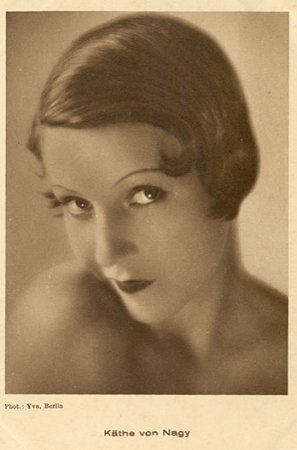 Kthe von Nagy fotografiert von Yva (Else Ernestine Neulnder-Simon) (19001942); Quelle: www.virtual-history.com; Lizenz: gemeinfrei