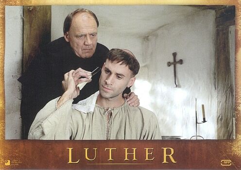 Aushangfoto zu "Luther": Bruno Ganz und Joseph Fiennes; Copyright Einhorn-Film