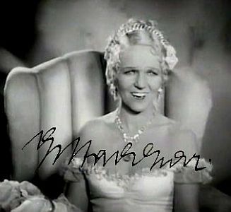 Lichtbild mit Gitta Alpár aus "Die – oder keine" (1932); Quelle: cyranos.ch; Lizenz: Gemeinfreiheit