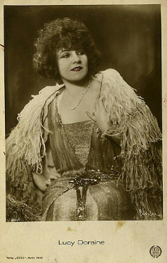 Lucy Doraine vor 1929; Urheber: Alexander Binder (1888–1929); Quelle: www.cyranos.ch; Lizenz: gemeinfrei