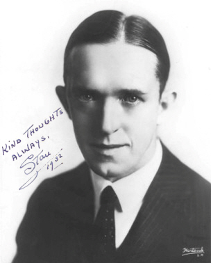 Stan Laurel, fotografiert von Fred Hartsook (1876 – 1930); Quelle: www.cyranos.ch