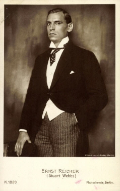 Ernst Reicher vor 1929; Urheber: Alexander Binder (18881929); Quelle: www.cyranos.ch; Lizenz: gemeinfrei