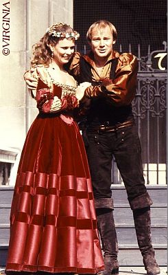 Marthe Keller mit Klaus Maria Brandauer in "Jedermann" (03); Copyright Virginia Shue