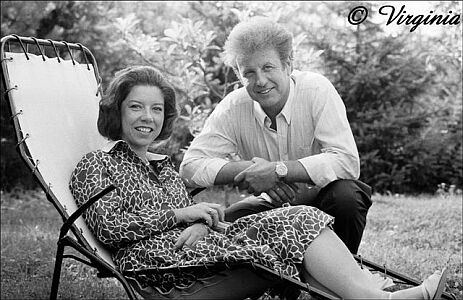 Gerhart Lippert und Evelyn Hamann bei den Dreharbeiten zu dem TV-Film "Segeln macht Frei" (1986); Copyright Virginia Shue